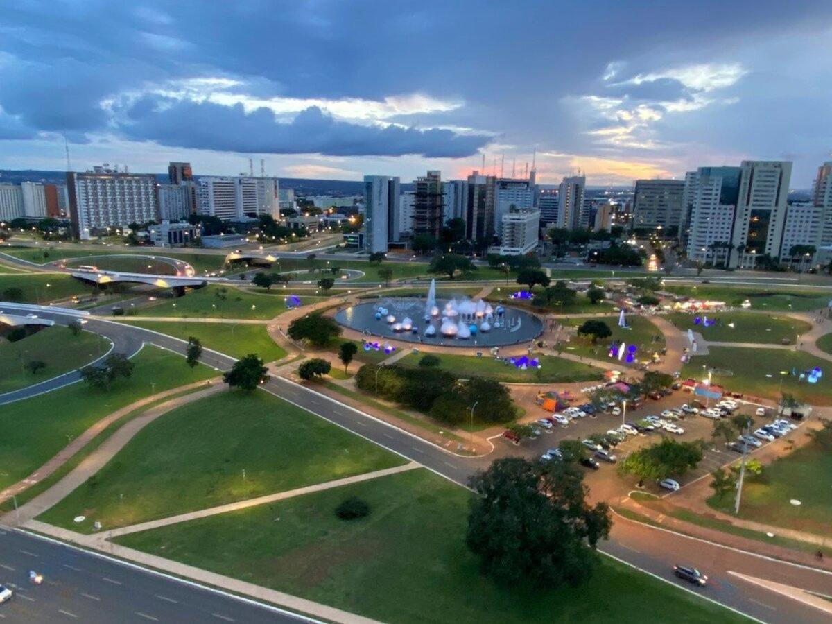 Flat Encantador No 11º Com Vista Pra Torre De Tv Brazíliaváros Kültér fotó